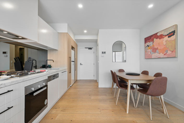 Private kitchen 4, Contemporary 2-bed Haven With Swimming Pool, Melbourne