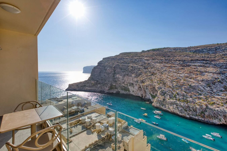 Room 2, Stylish Apartment - Breathtaking Views in Xlendi