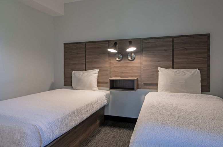 Bedroom 3, Riverland Inn & Suites, Thompson-Nicola