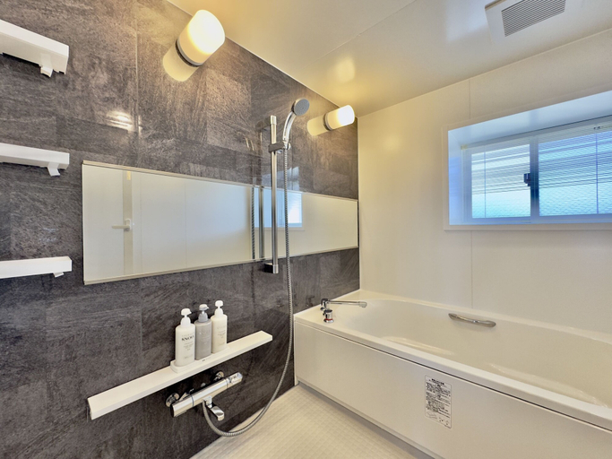 Bathroom 5, Coral Palace Onna by Sunset Avenue, Onna