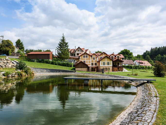 3, Villa in Varvazov with Garden Retreat, Písek