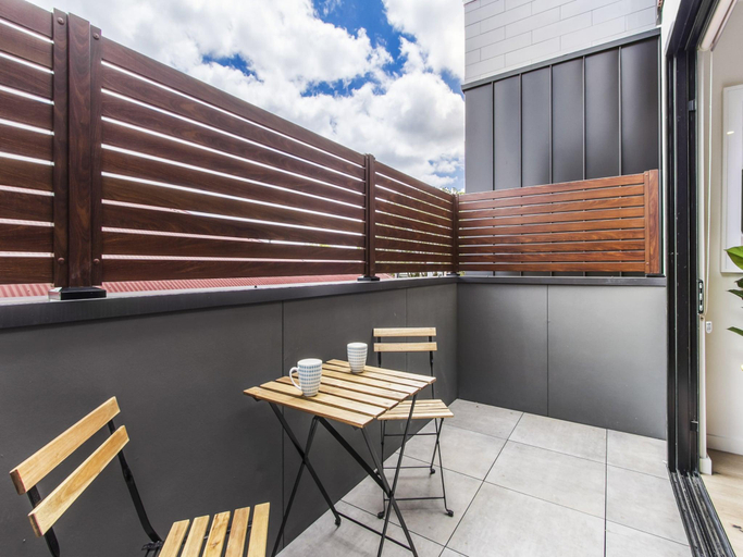 4, Boutique apartment in quiet, sought-after suburb, Melbourne