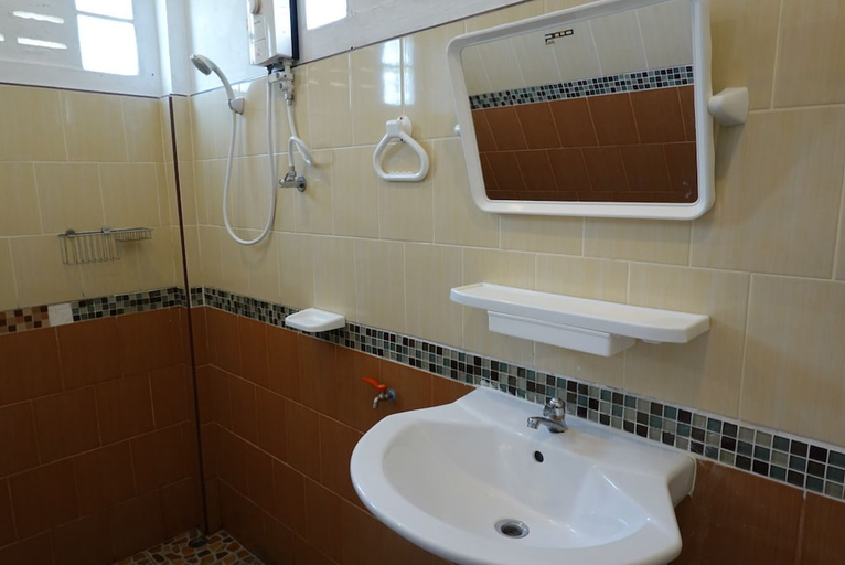 Bathroom 3, Green Cottage Beach Resort, Koh Chang