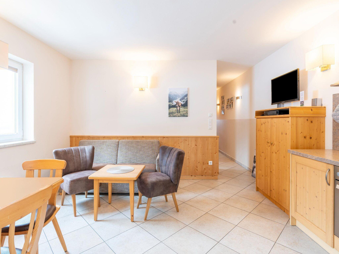 5, Apartment with Terrace in Hollersbach, Zell am See