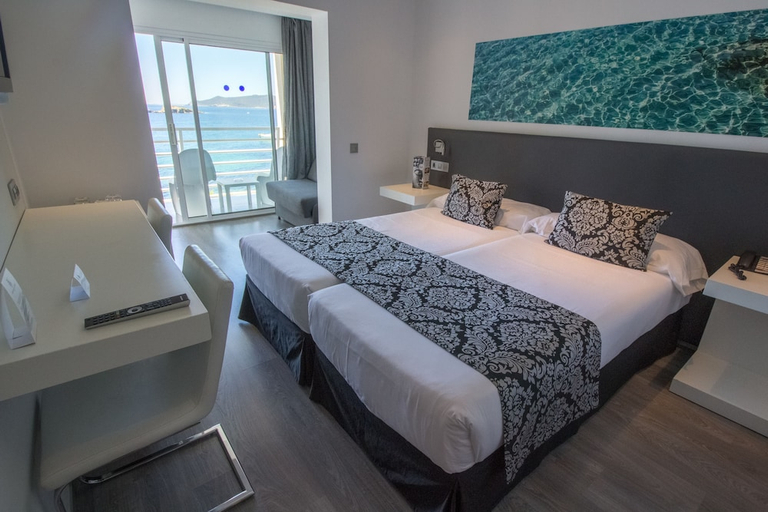 Bedroom 3, BG Hotel Nautico Ebeso, Baleares