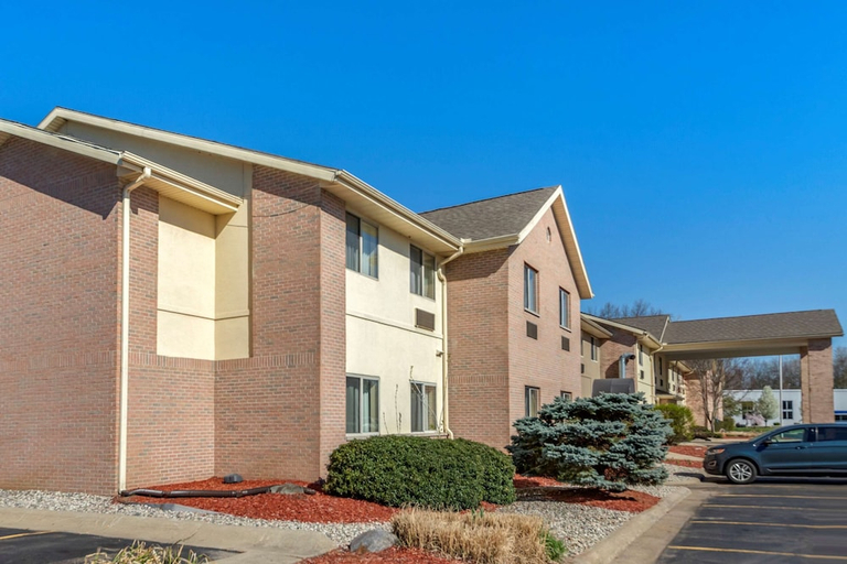 Exterior & Views 2, Comfort Inn & Suites Paw Paw, Van Buren