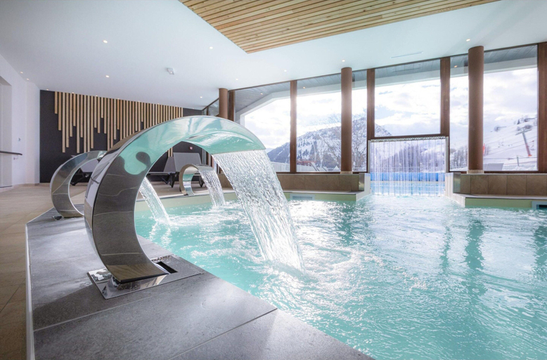 Pool 2, Apartment in Le Corbier With Spa & Pool, Savoie