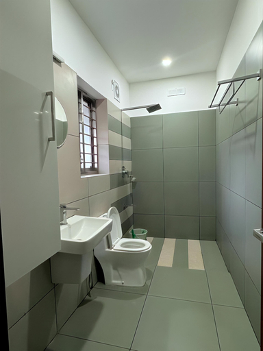 Bathroom 2, Skybz Honeyrock farm resort, Idukki