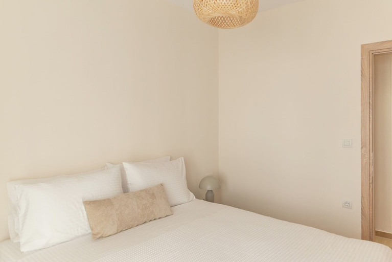 Room 3, Saint Matthew Central Apartment by Senaon, Crete