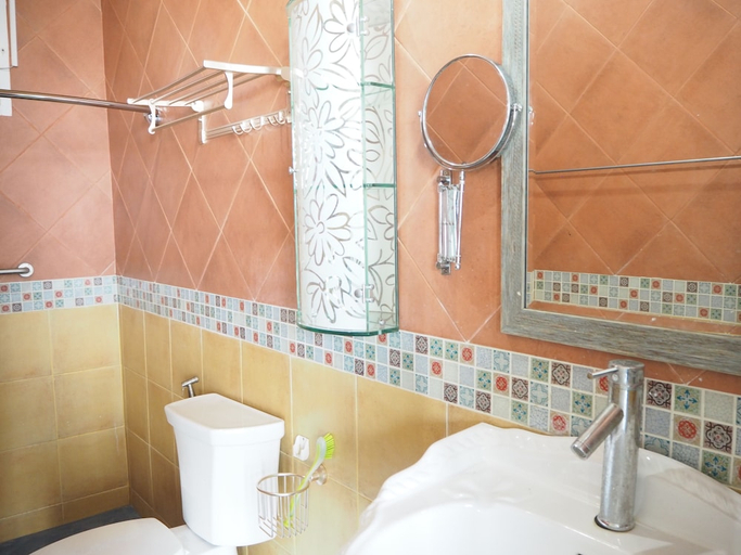 Bathroom 3, Baan Tukta, Cha-Am