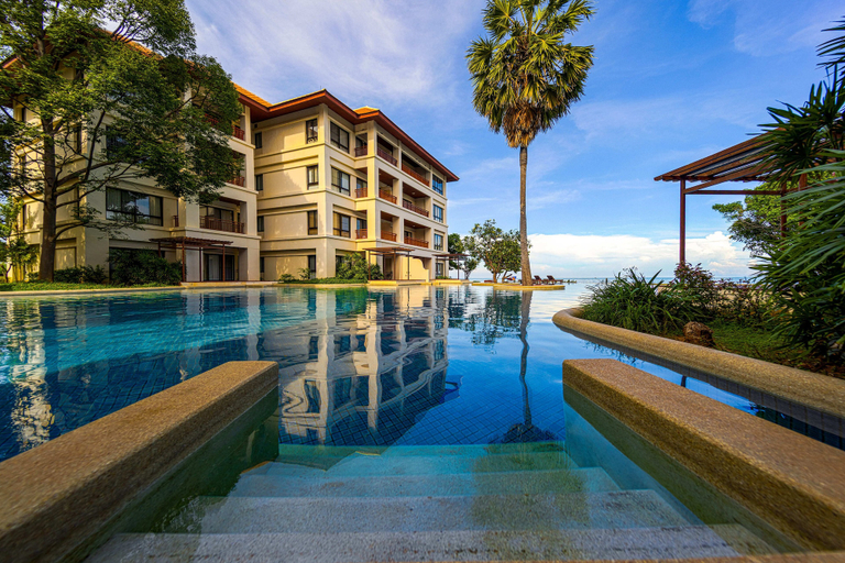 Pool 5, 4 Bed Beachfront Condo SP43, Pran Buri