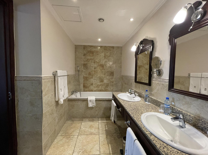 Bathroom 3, Midland Hotel Nakuru, Nakuru Town East