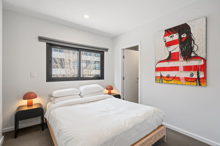 Room 4, Bright Kingston Stay With Balcony Access, Canberra