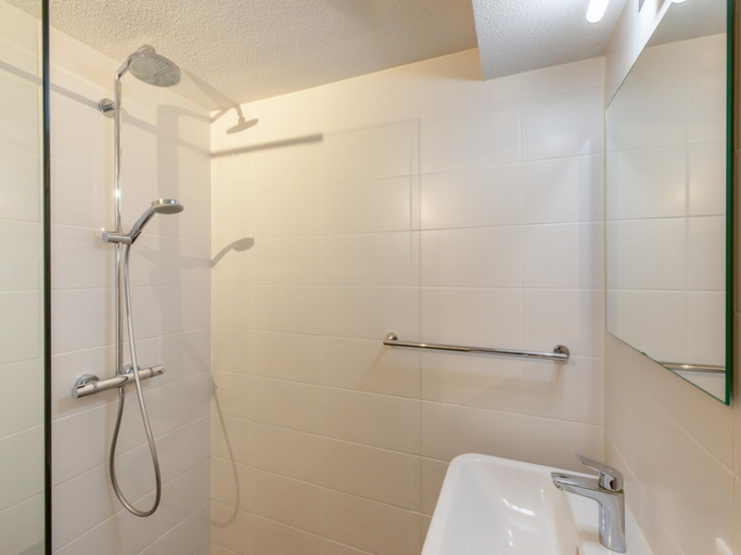 Bathroom 2, Modern Holiday Home Near Beach, Schouwen-Duiveland