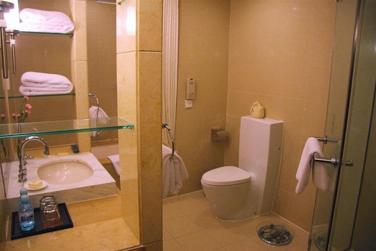 Bathroom 5, Jianguo Garden Hotel, Beijing