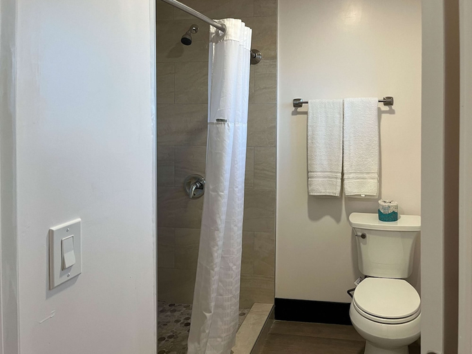 Bathroom 3, Motel6 Williams, AZ – Downtown – Grand Canyon, Coconino