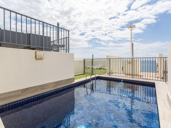 Sport & Beauty, Modern Manly Apartment with Stunning Views, Pool, Sydney