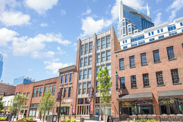 Exterior & Views 2, The Saddlery - Mic Drop - Walk to Broadway, Davidson