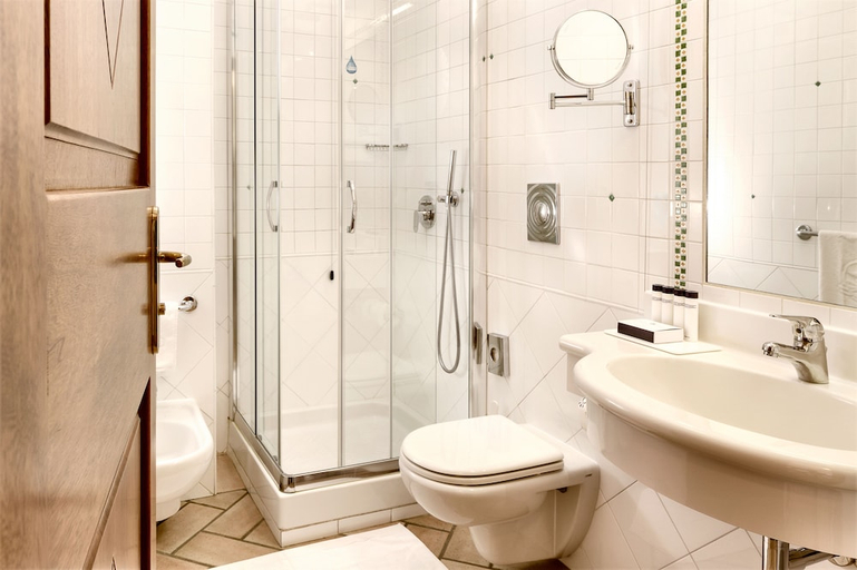 Bathroom 3, Hotel Stella Maris, Cagliari
