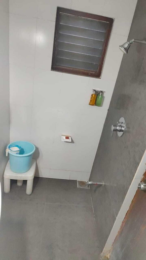Bathroom 5, Hotel Relish Gujrat, Kachchh
