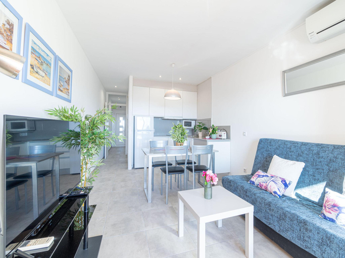 2, Apartment in Empuriabrava by Sandy Beach, Girona