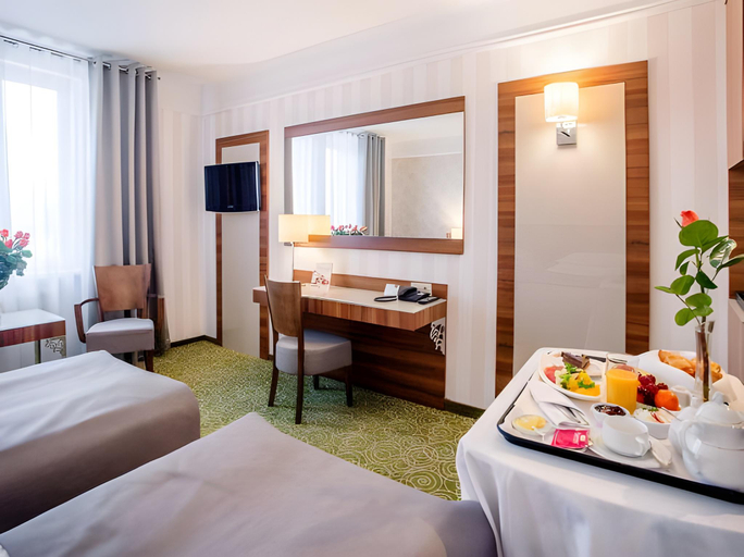 Bedroom 2, Lord Hotel & Conference Center, Warsaw