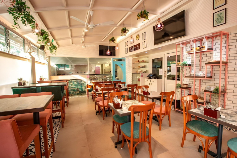 Food & Drinks 5, Regenta Place The Emerald, Mumbai Suburban