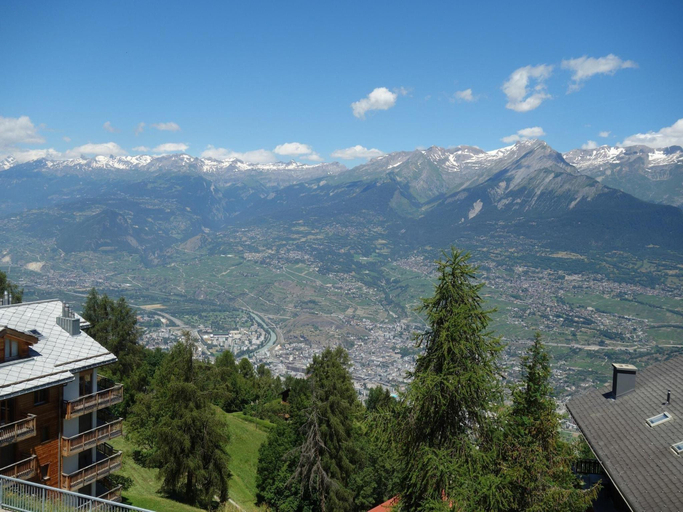 2, Apartment with Nendaz view, Conthey