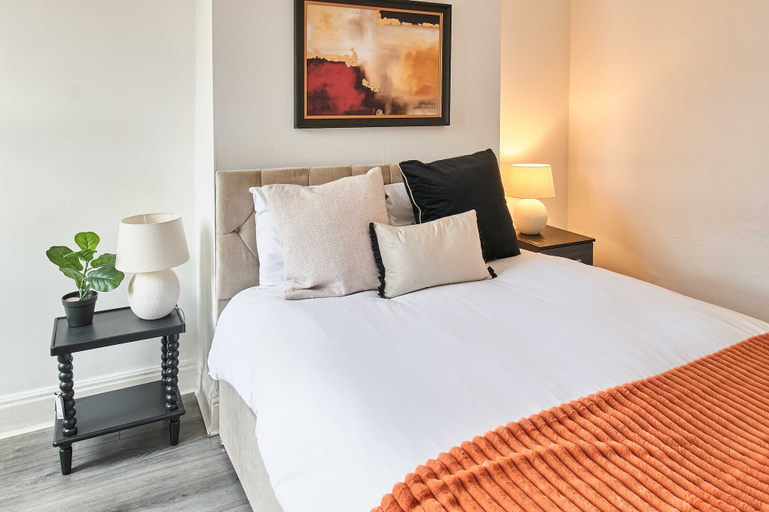 Room 3, Host Stay Bishop House, Sefton