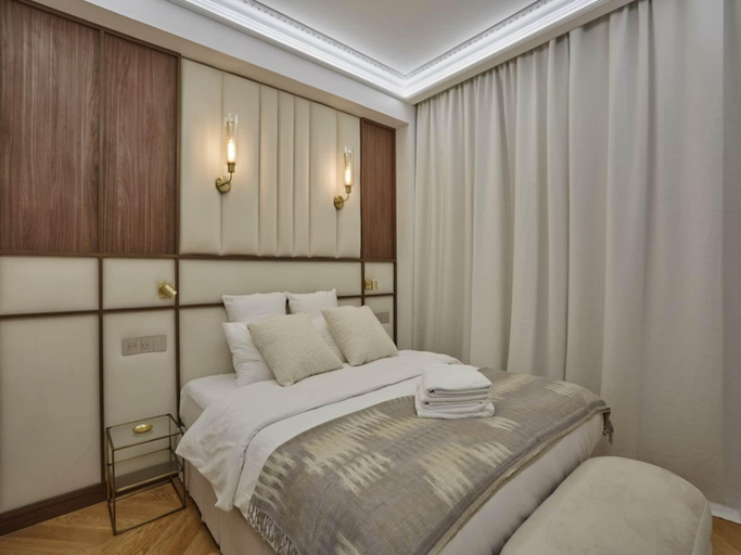 Bedroom 4, Superb AC Apartment Roosevelt Saint Honore, Paris