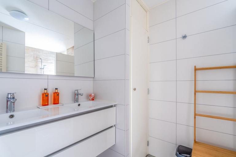 Bathroom 5, 2 Person Island View Apartment, Texel