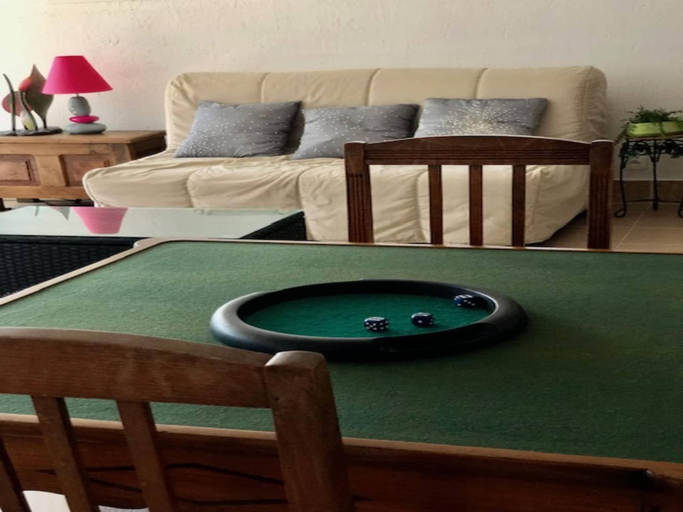Living room 3, 1-bedroom apartment with view of private beach., Manche