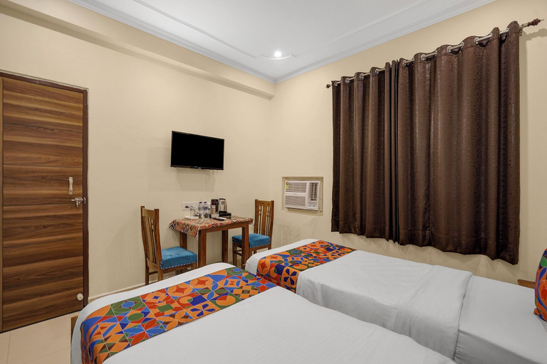 Room 4, FabHotel Marine - infront of Trade Facility centre, Varanasi