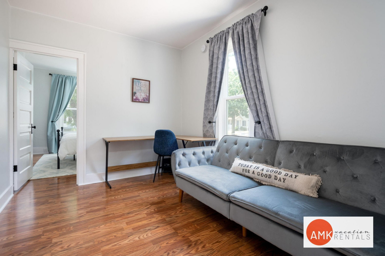 Room 4, Holland Hideaway in Holland, Ottawa