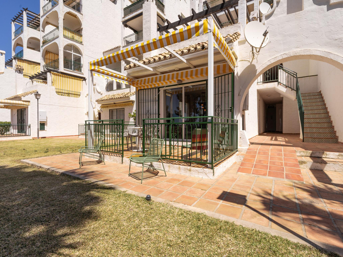 4, Apartment in Mijas Costa near Beaches, Málaga