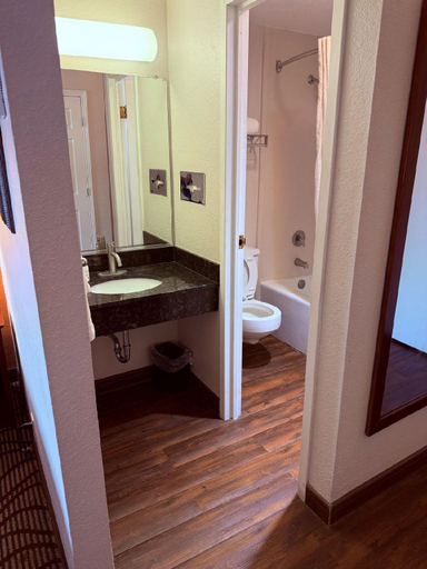 Bathroom 4, Mountain Valley Inn & Suites, Summit