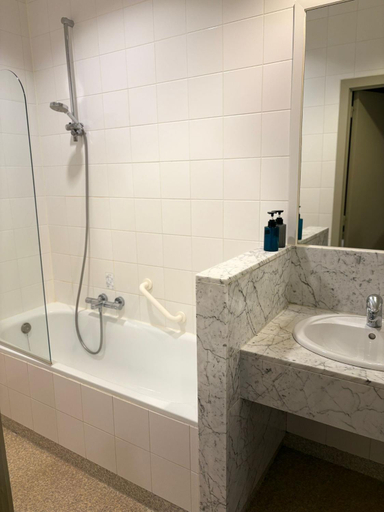 Bathroom 3, KASTEEL GRAVENHOF, Vlaams Brabant