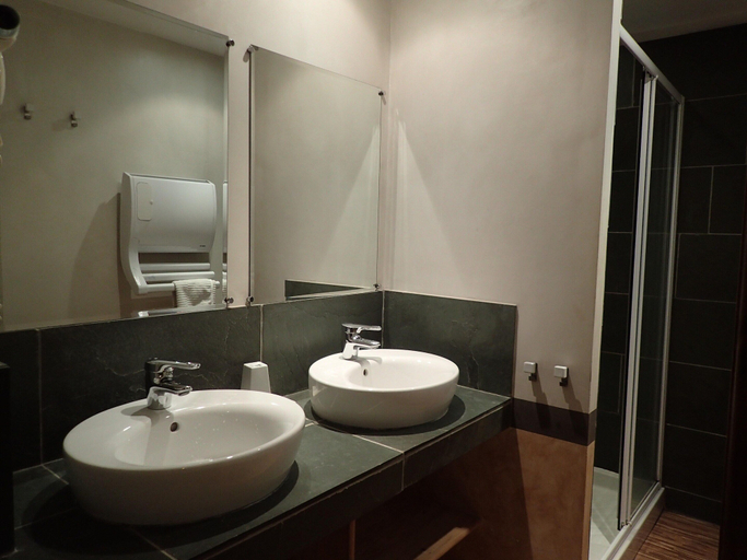Bathroom 4, Beautiful 17th Century Character Residence, Aude