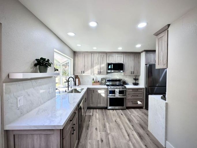 Private kitchen, Crestview Oceanside - Family-friendly Private Yard, San Diego
