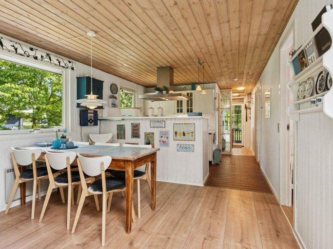 Food & Drinks 4, 4 Star Holiday Home in Hadsund, Mariagerfjord