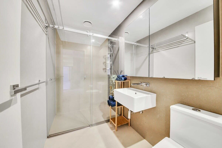 Bathroom, Stylish & Cozy 2BR Apt on Collins With City Views, Melbourne