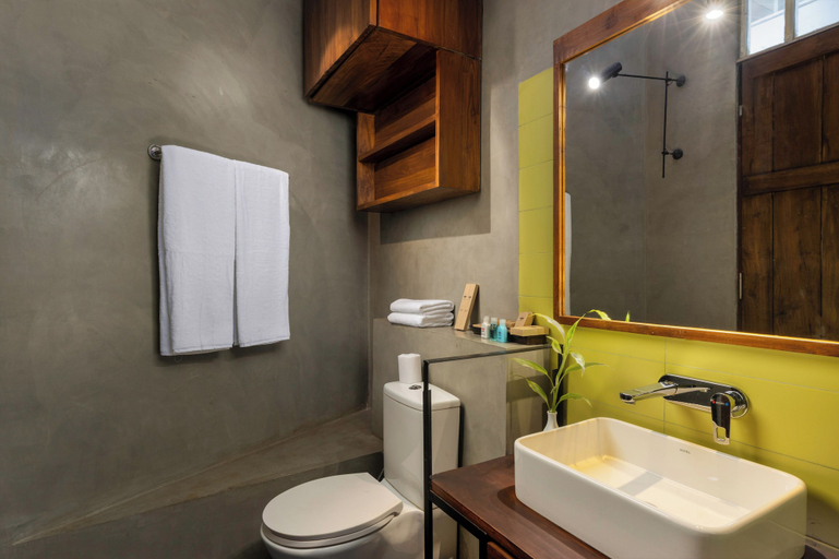 Bathroom 4, Lake Avenue, K.F.G. & G. Korale