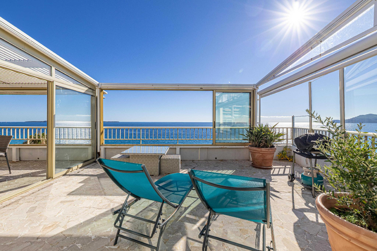 2, Bright Apartment with Terrace and Sea View, Alpes-Maritimes
