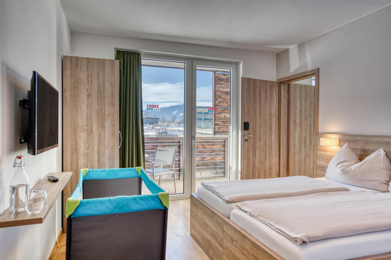 Bedroom 3, COOEE alpin Hotel Kitzbüheler Alpen, Kitzbühel
