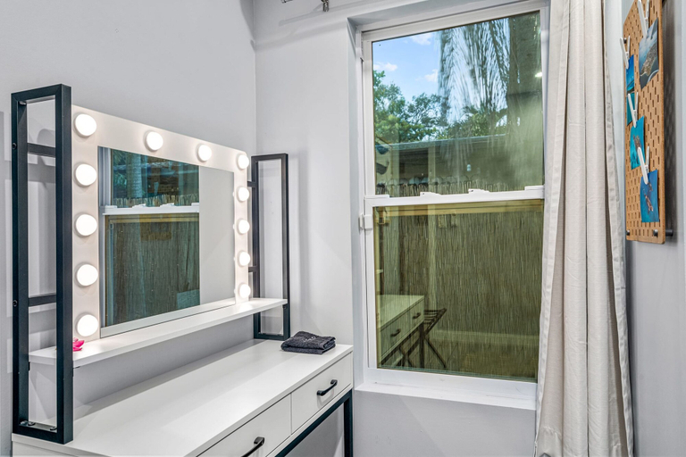Room 3, Zen Retreat - Sauna Pool Cold Plunge More, Broward