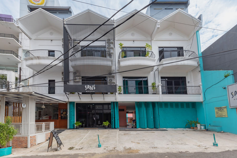 Exterior & Views 2, Sans Hotel Suryakencana Bogor, Bogor