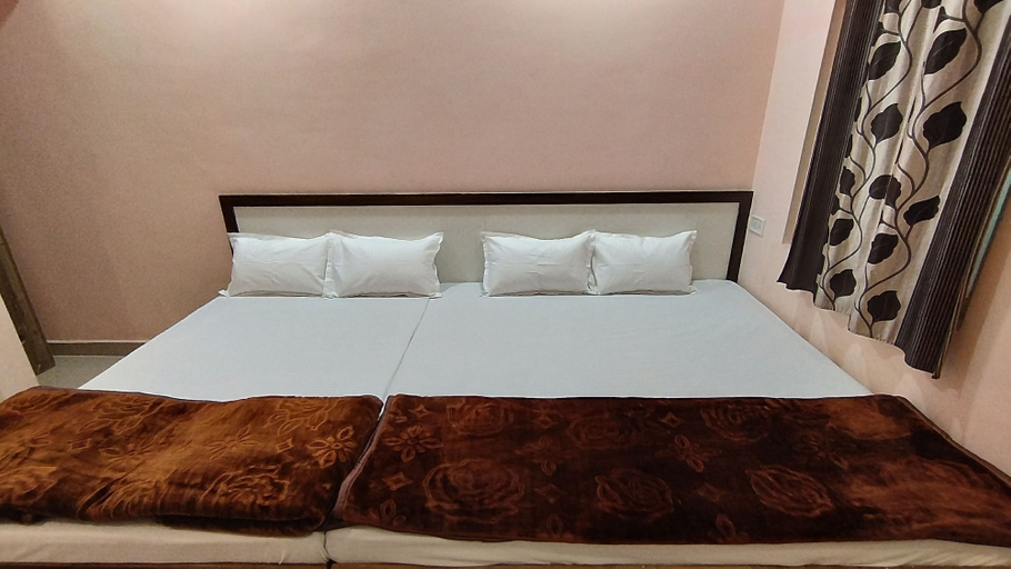 Bedroom 2, Shree Govindam Guest House, Ujjain