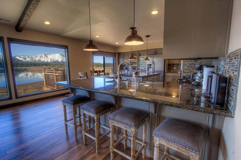 Food & Drinks 4, Epiphany 5 Bedroom Home by RedAwning, El Dorado