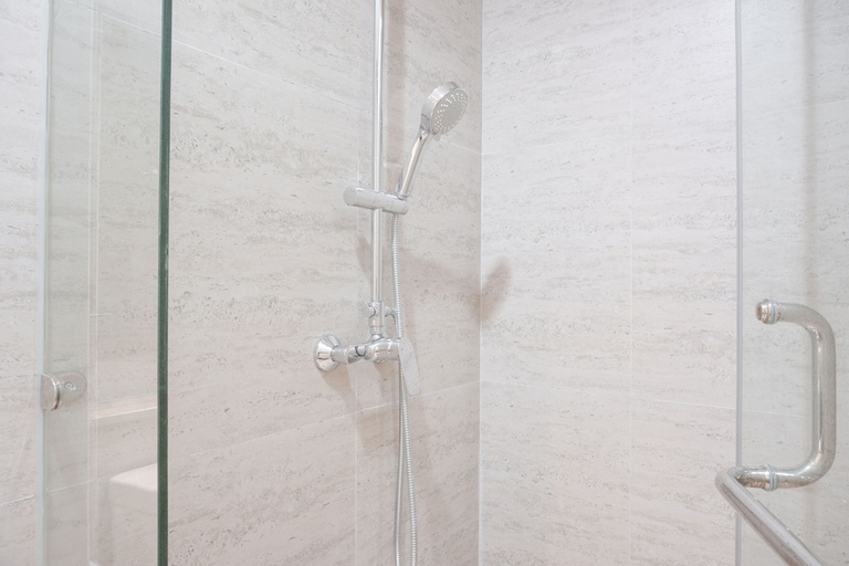 Bathroom 5, Exclusive Studio At Gold Coast Apartment, North Jakarta