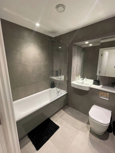 Bathroom 5, 1 Bed Apartment- Sleeps 2 Parking Pets Allowed, Birmingham